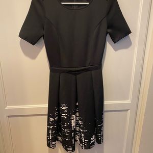 Elie Tahari cit skyline dress